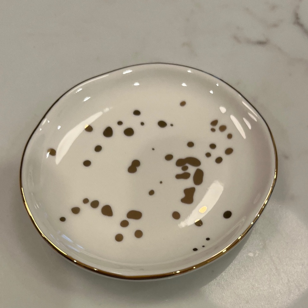 *NWT* Sweet Water Decor White and Gold-Speckled Jewelry / Trinket Dish